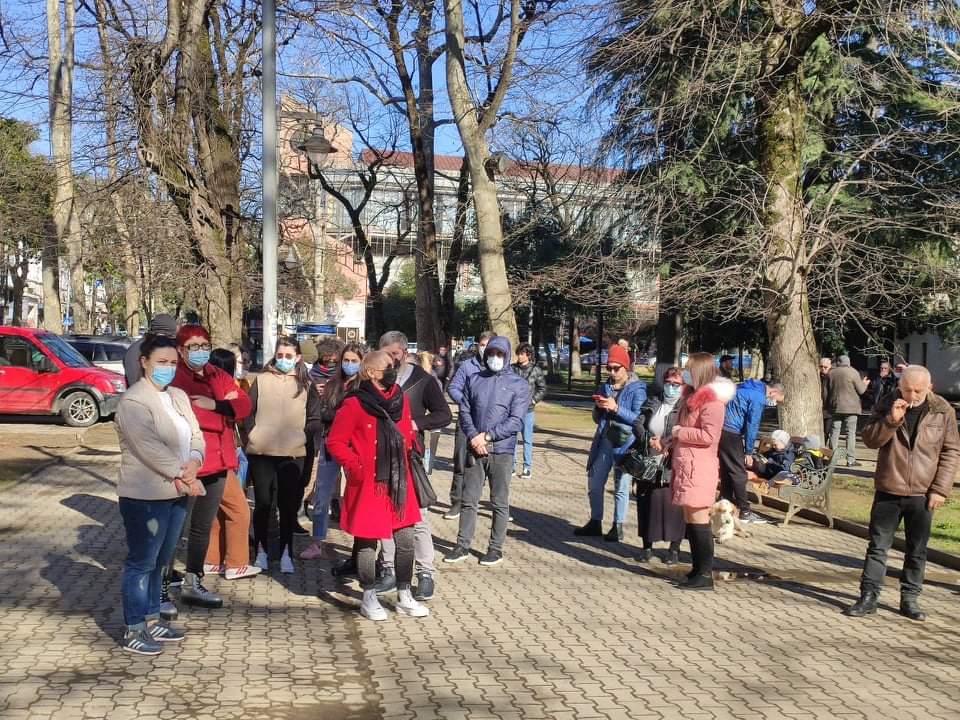 მიკროსაფინანსო  ორგანიზაცია მ ფინანსის დაზარალებულებმა აქცია გამართეს