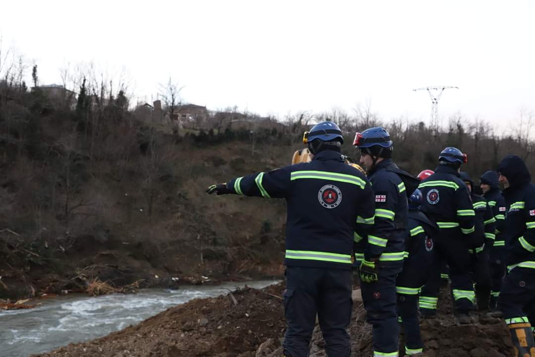 სოფელ ნერგეეთში, სტიქიის ზონაში, ერთ ადამიანს ამ დრომდე ეძებენ