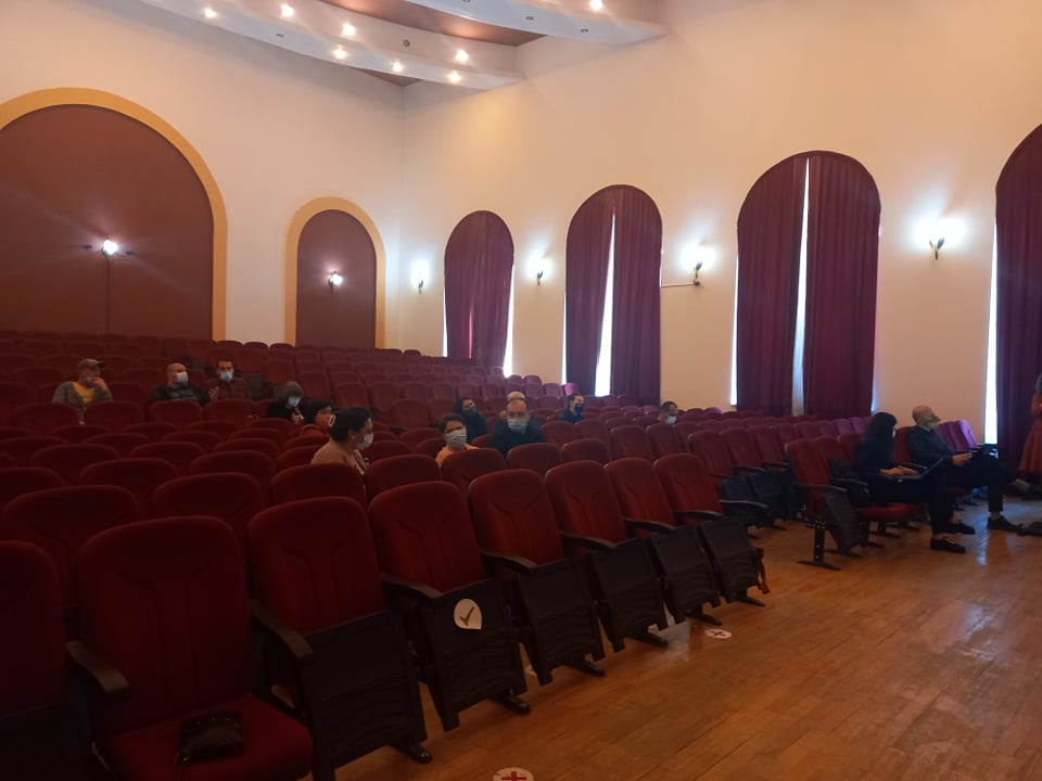 ქუთაისის განვითარების გენერალურ გეგმაზე სასაუბროდ  მხოლოდ რამდენიმე ადამიანი შეიკრიბა