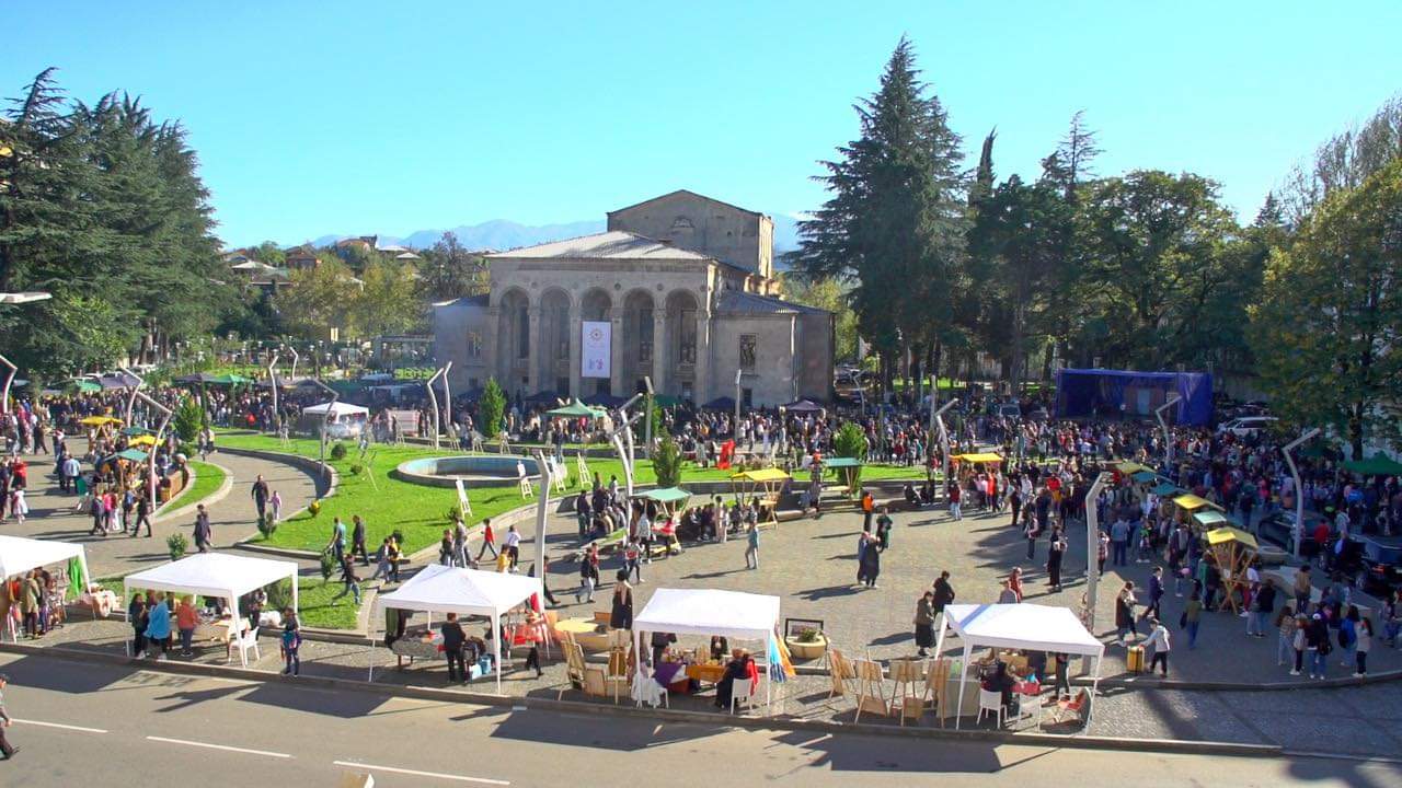 ზესტაფონქალაქობის 150-ე საიუბილეო წელი სახალხო, კულტურული და მუსიკალური ღონისძიებებით აღინიშნა