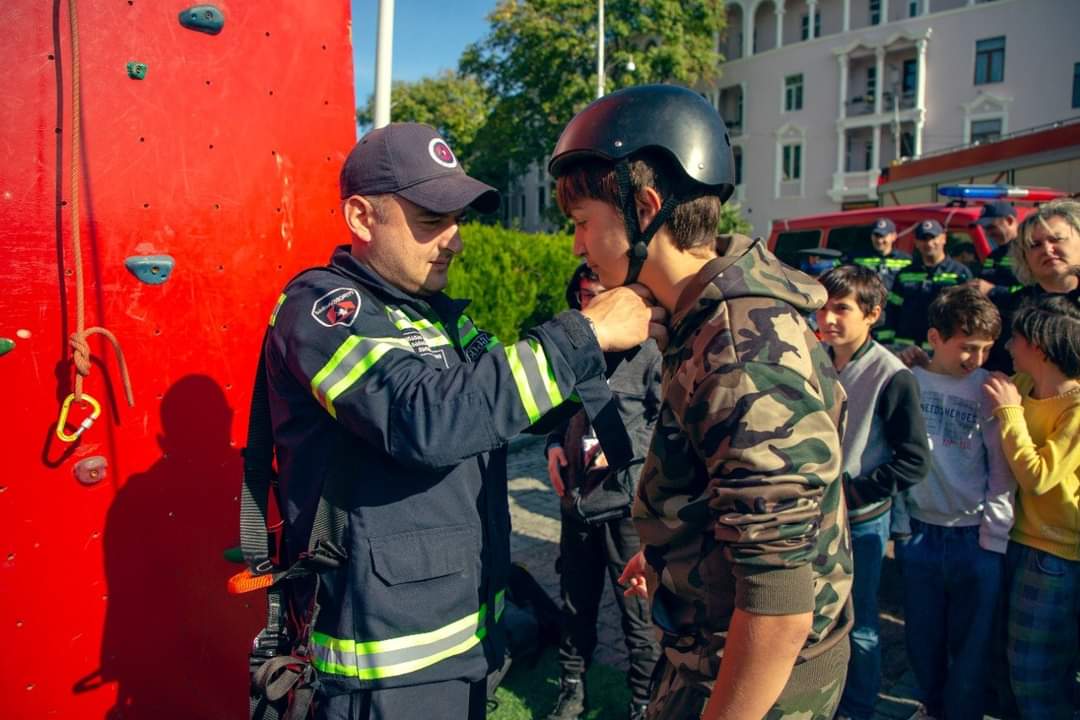 საზოგადოებრივ ღონისძიებას ემეგობრე პოლიციას დღეს ქუთაისმა უმასპინძლა 