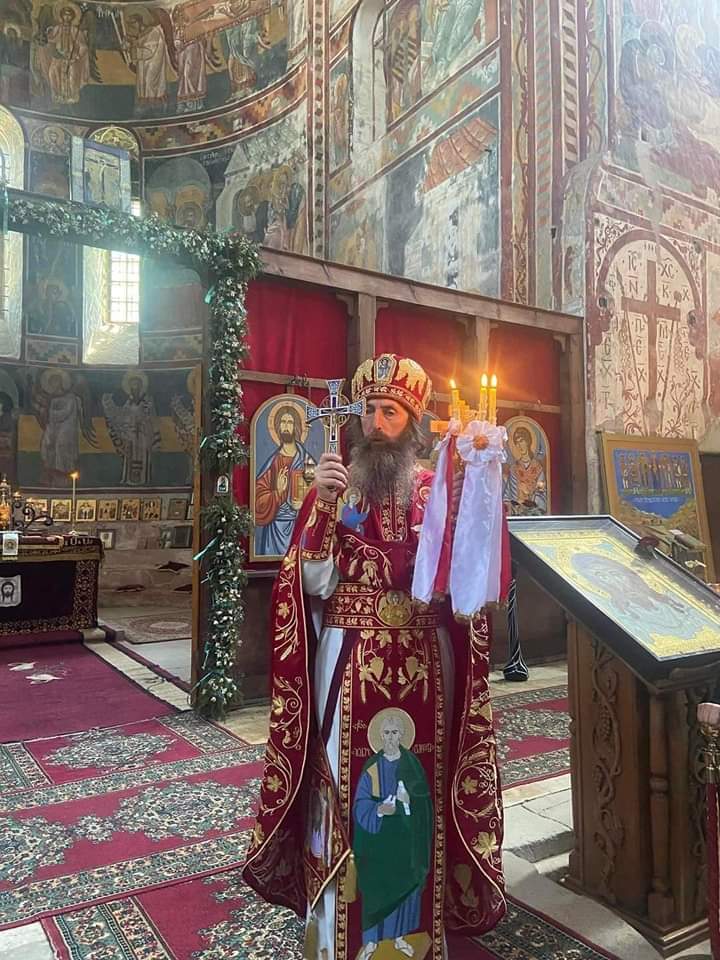 გელათის მონასტრის წინამძღვარს  მონასტრის ეზოში დაკრძალავენ 