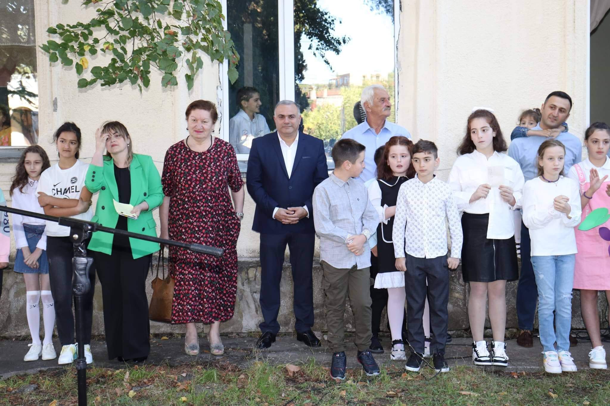 ბაღდათის მუნიციპალიტეტის მერმა მოსწავლეებს სწავლის დაწყება მიულოცა