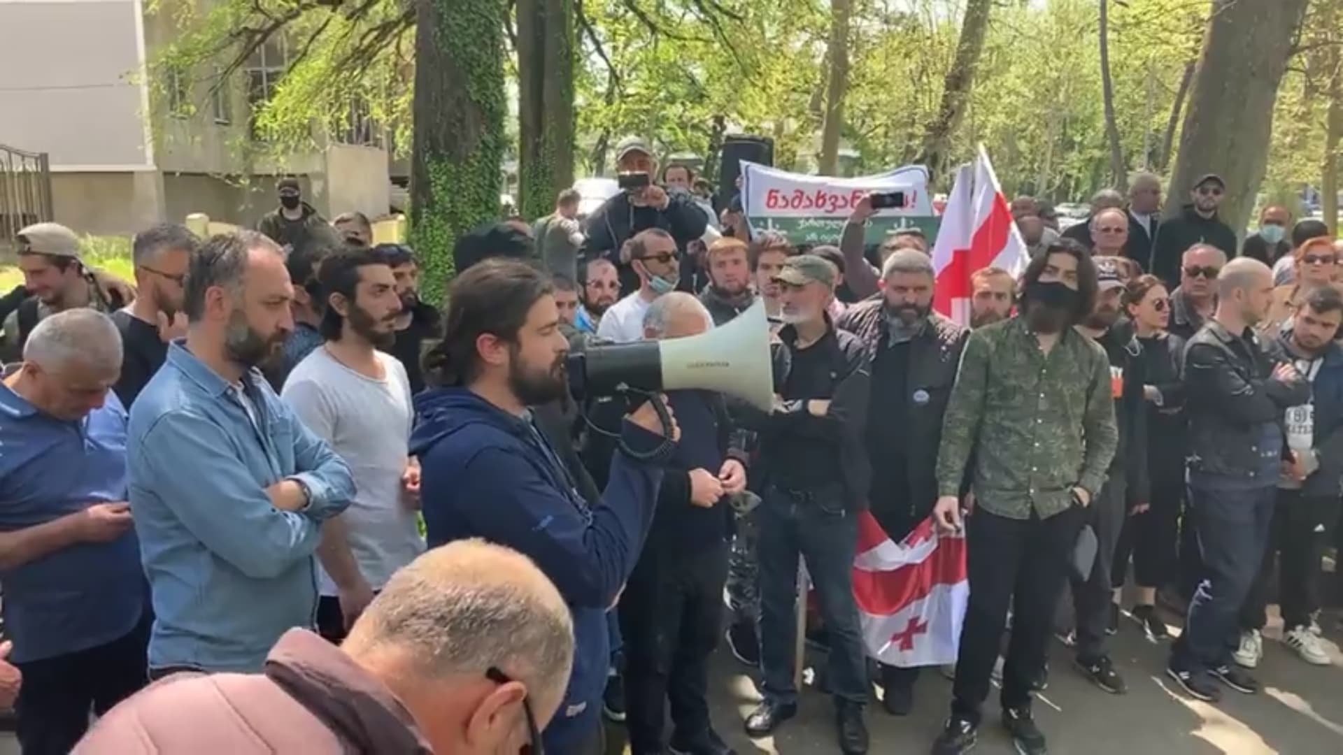 წყალტუბოში შეკრებილი ,,რიონის ხეობის მცველები,, გეგმავენ მერიასთან გადაინაცვლონ