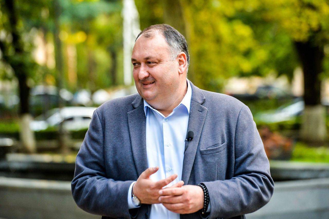 არ შეფერის თქვენი დონის ხელოვანს ასეთი იაფფასიანი ტრიუკები-იოსებ ხახალეიშვილი პაატა ბურჭულაძეს მიმართავს