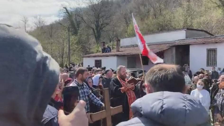  გუმათის დასახლებაში აქციაზე შეკრებილებს პოლიცია გზას არ უხსნის და ხეობისკენ არ უშვებს