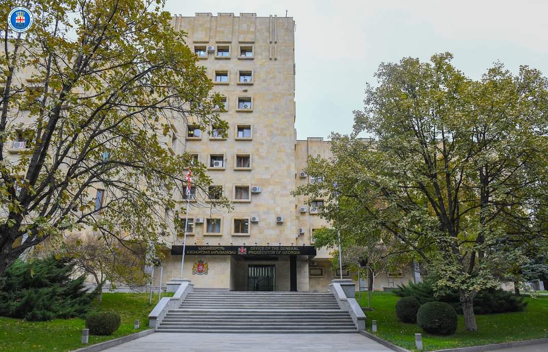 ქუთაისის საერთაშორისო აეროპორტის მიმდებარედ მიწის თაღლითურად დაუფლების ფაქტზე 7 პირს ბრალდება წარედგინა