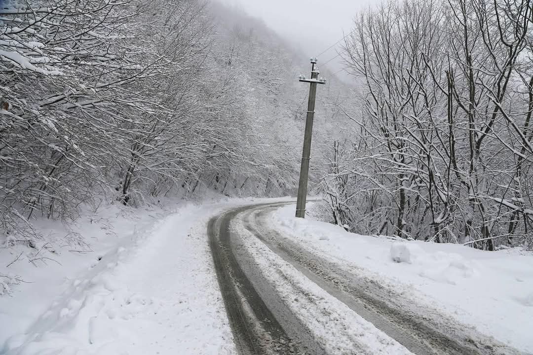 მოწამეთა-ტყიბული-ამბროლაურის გზაზე შეზღუდვა ამოქმედდა