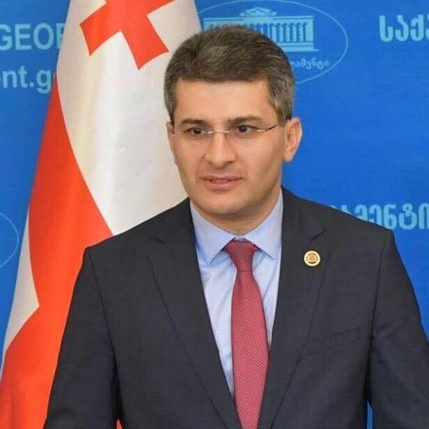 კანონით დადგინდება მედიის ობიექტურობის და ჟურნალისტური ეთიკის სტანდარტები-მამუკა მდინარაძე