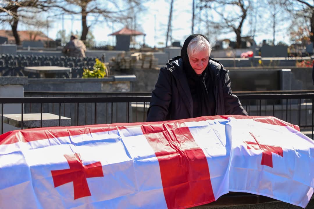 ქუთაისში ოკუპირებული აფხაზეთიდან გადმოსვენებული ორი ადამიანი დაკრძალეს 