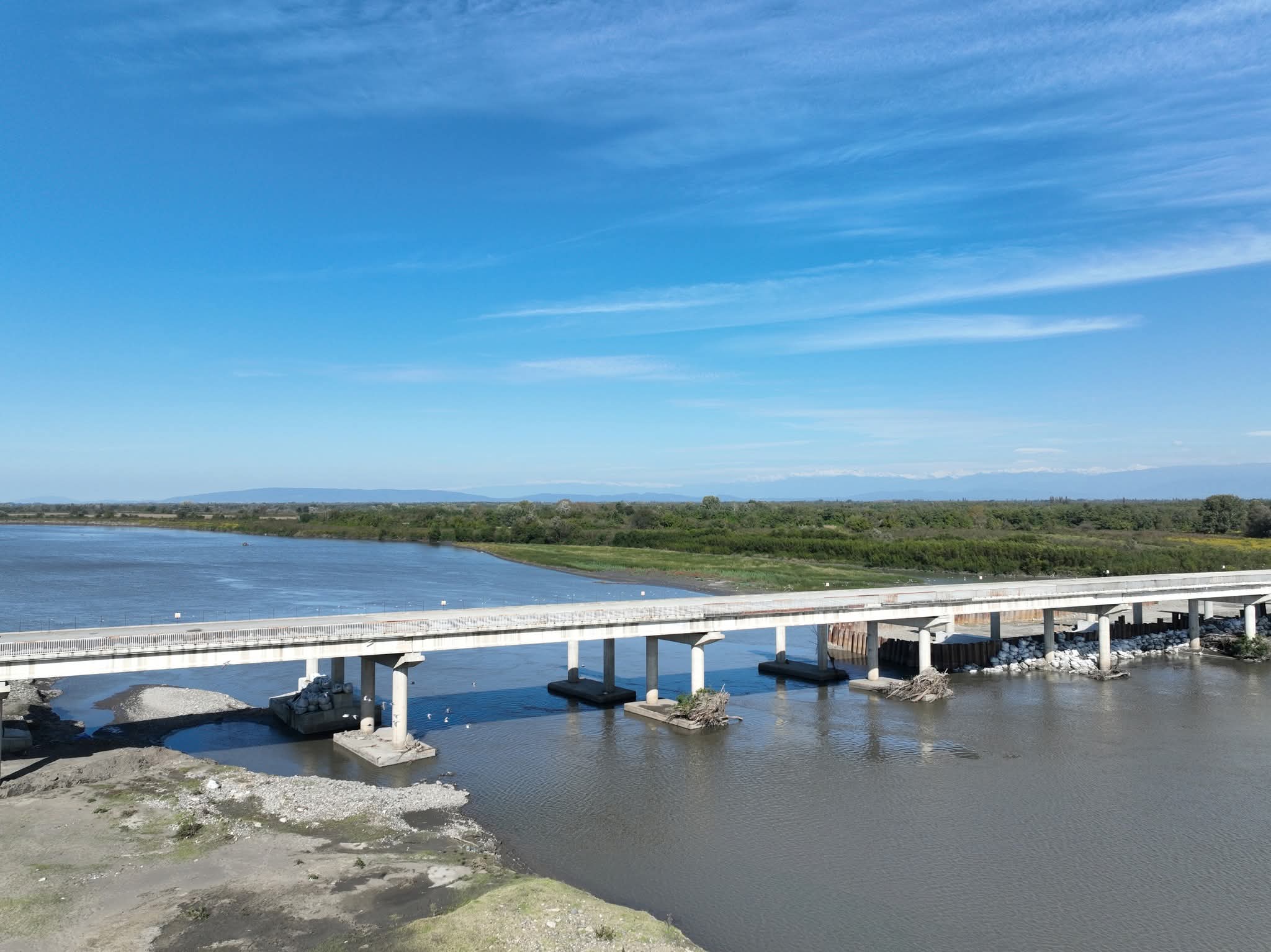 სამტრედიის ხიდის მონაკვეთზე ხარვეზების გამოსწორება მიმდინარეობს-საავტომობილო გზების დეპარტამენტი 
