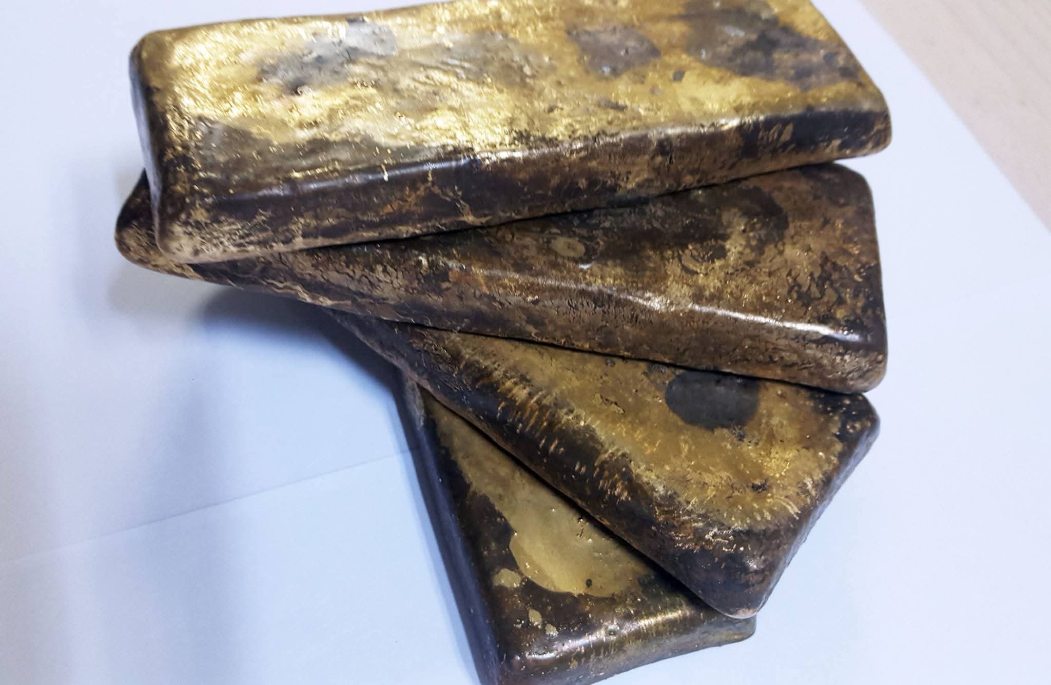 ქუთაისის აეროპორტში ოქროს ზოდების შემოტანის ფაქტი აღკვეთეს 