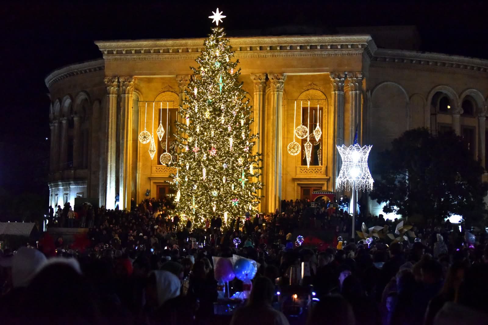 ქუთაისში ნაძვის ხე 25 დეკემბერს აინთება 