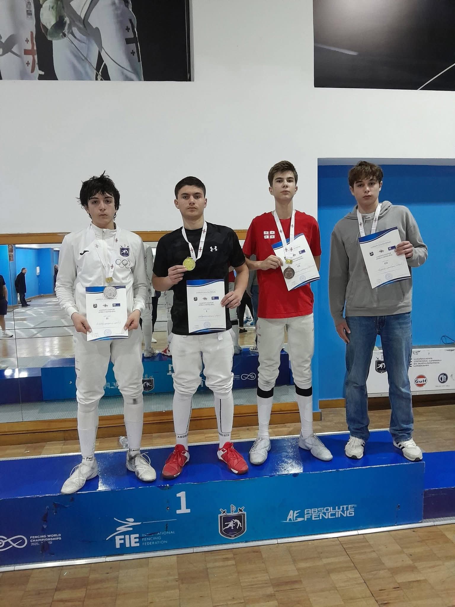 ქუთაისელმა მოფარიკავეებმა საქართველოს ჩემპიონატში 14 მედალი მოიპოვეს 