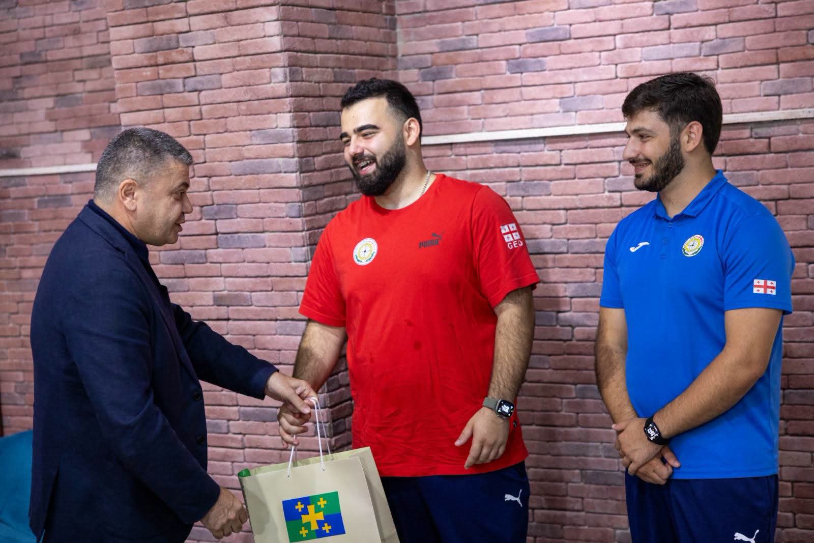 ქუთაისის მერიაში წარმატებულ მსროლელებს უმასპინძლეს