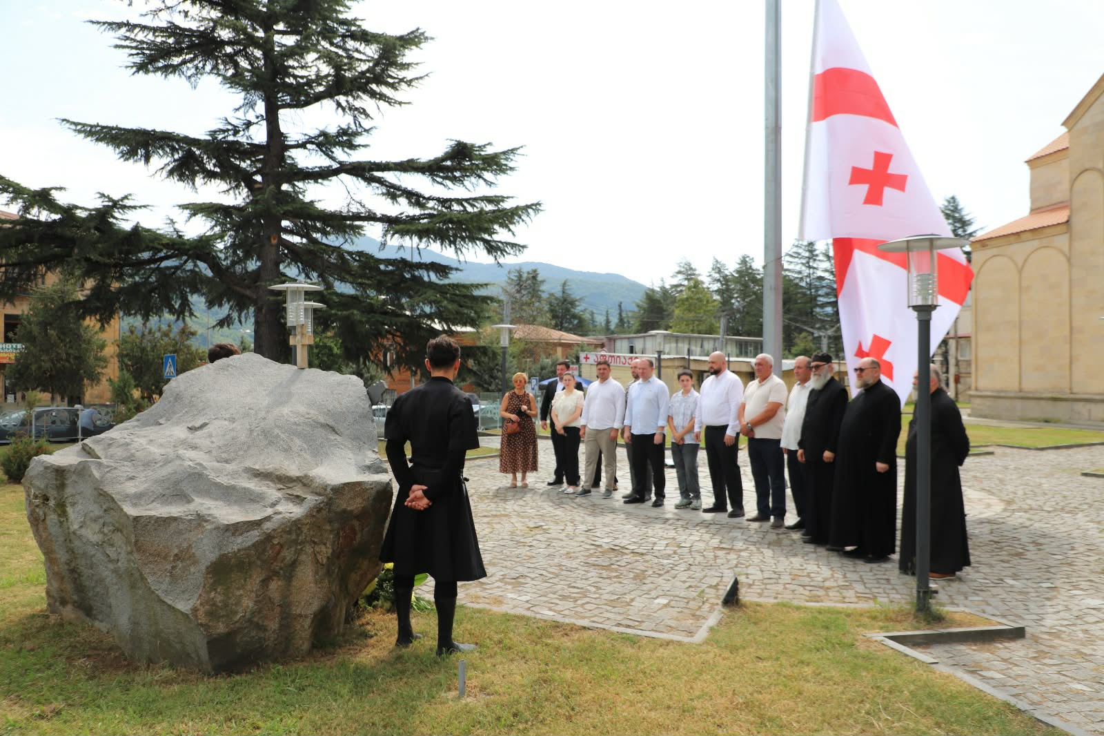 ბაღდათის მუნიციპალიტეტში რუსეთ-საქართველოს ომში დაღუპულ მებრძოლთა ხსოვნას პატივი მიაგეს 