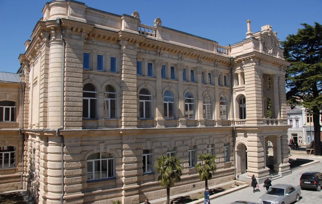 ქუთაისის პირველ საჯარო სკოლას კლასიკური გიმნაზია ეწოდა