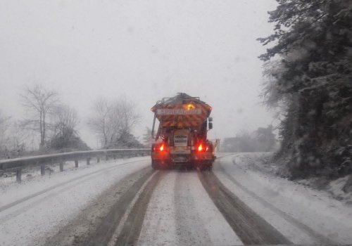 საჩხერე-უზუნთა-შქმერი-ზუდალის გზაზე შეზღუდვა ამოქმედდა 